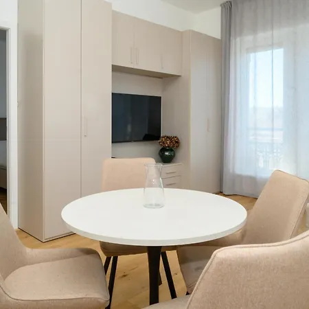 Palazzo Goldoni 93 Apartment *