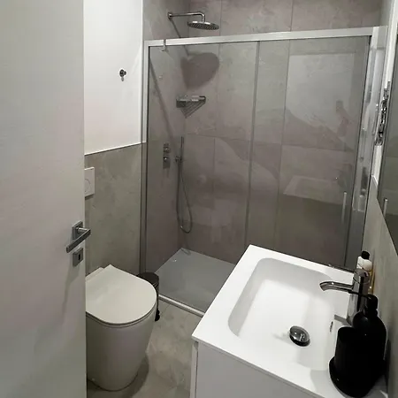 Palazzo Goldoni 93 的里雅斯特
